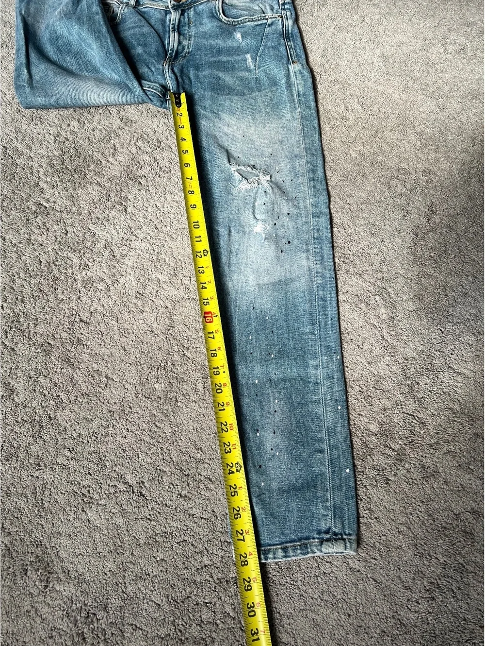 Zara Men’s Distressed Paint Splatter Jeans Size 32 Light Wash Slim Straight